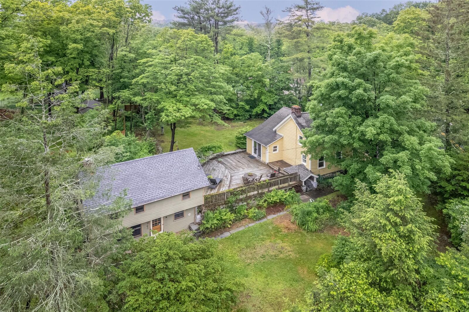 Property Photo: 571-575 County Route 2 NY 12404