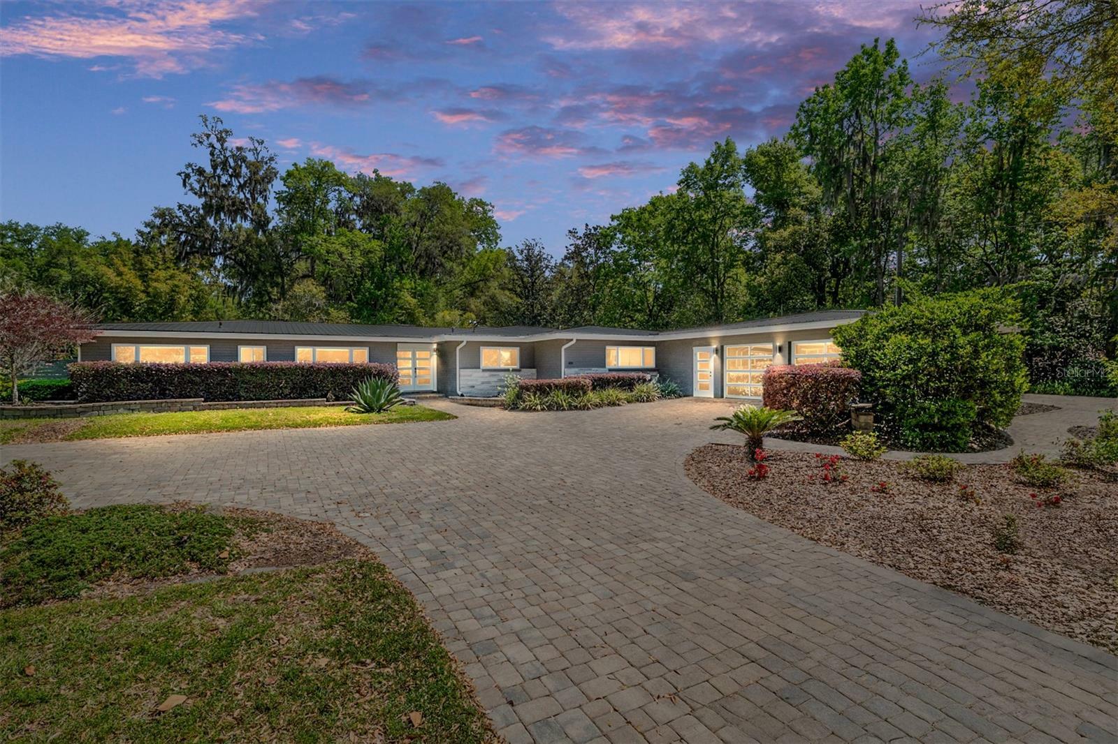 Property Photo: 601 NW 23rd Street FL 32607