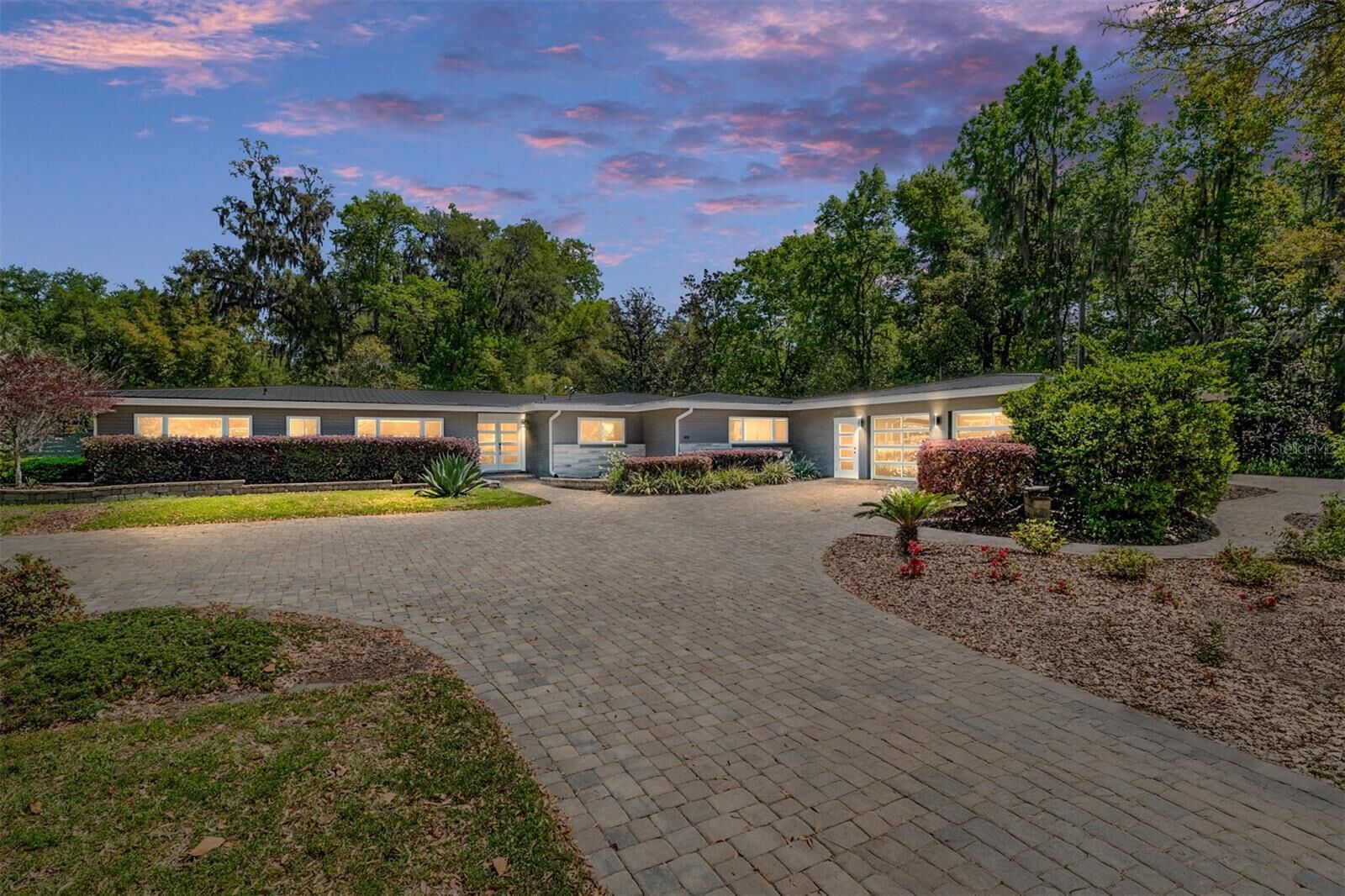 Property Photo: 601 NW 23rd Street FL 32607