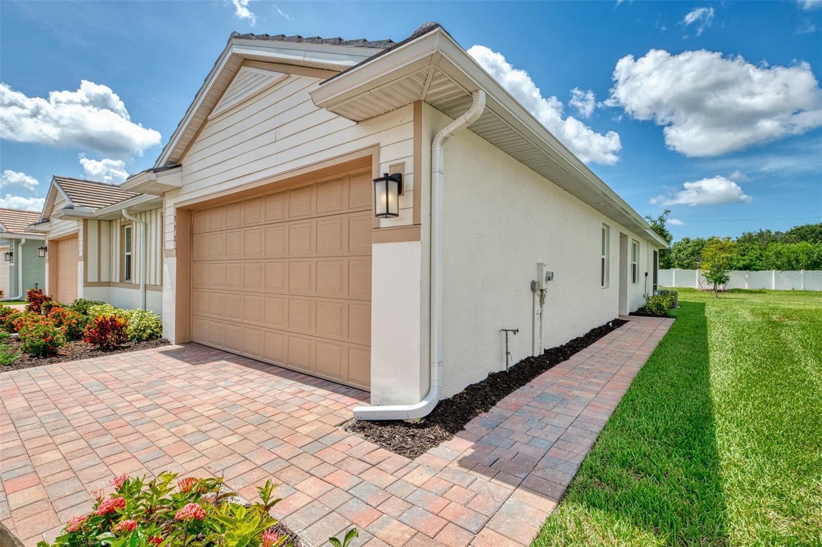 Property Photo: 332 Ibiza Loop FL 34292