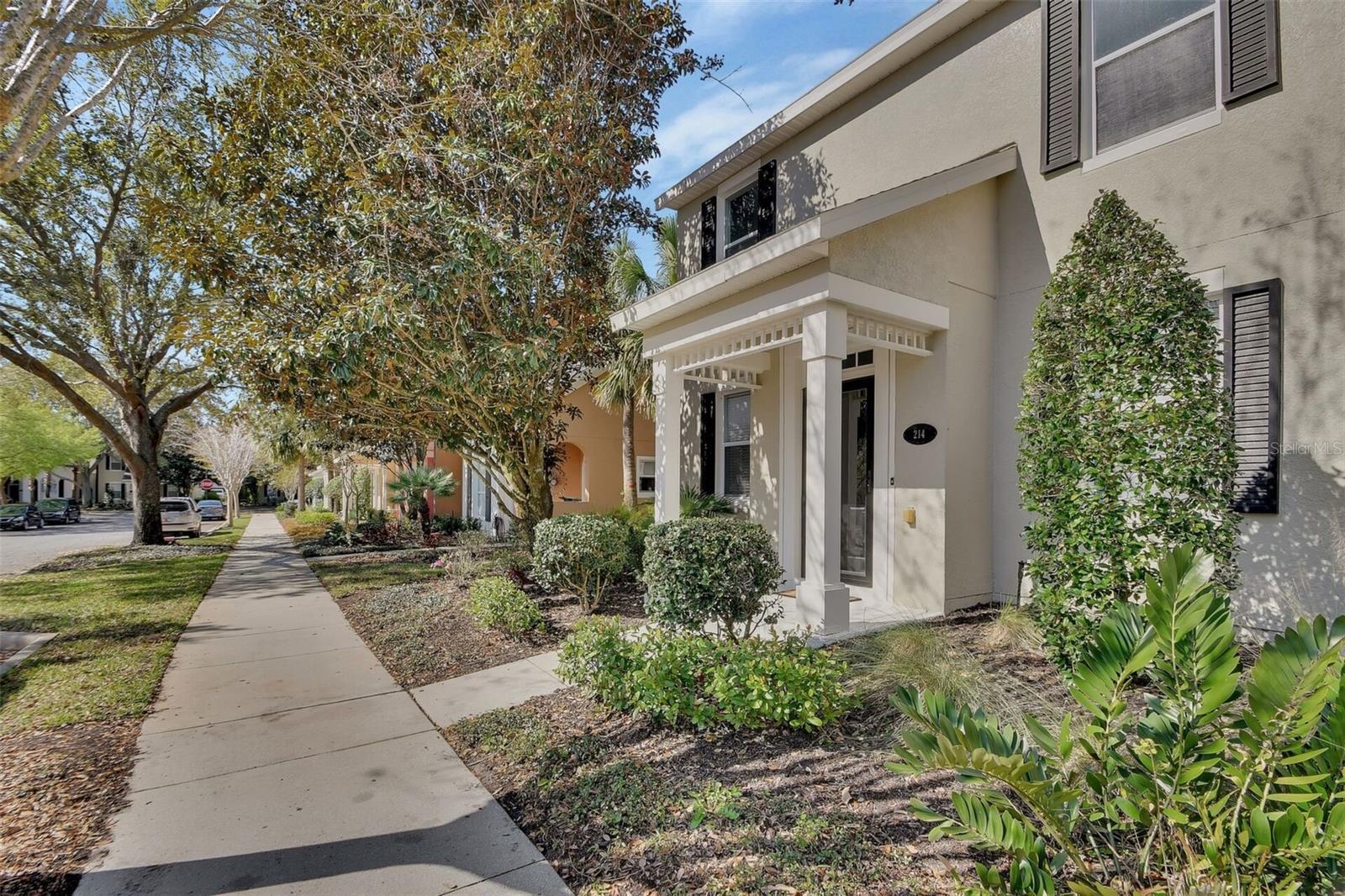 Property Photo: 214 Woodhouse Lane FL 32724