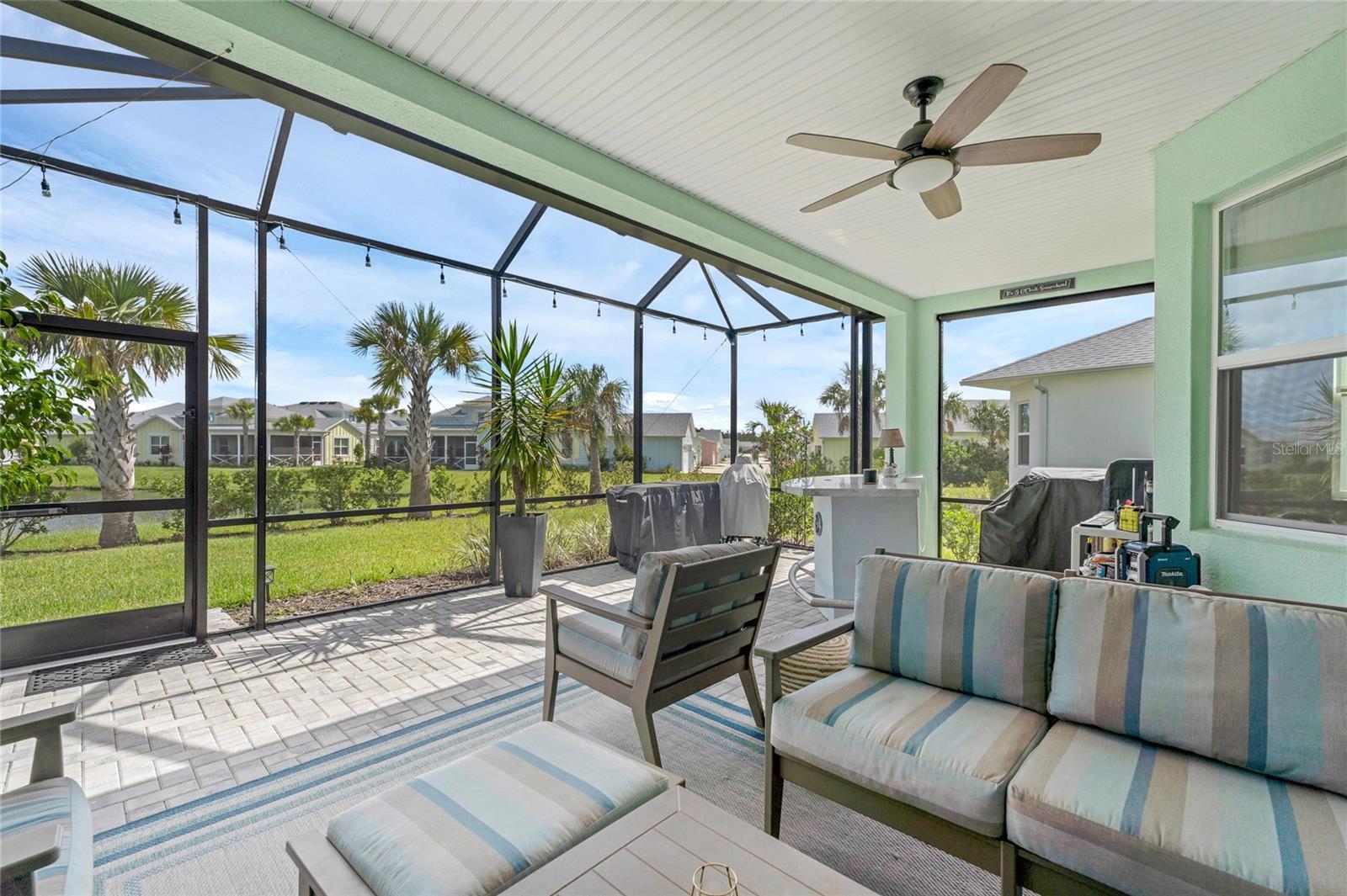 Property Photo: 422 Good Life Way FL 32124