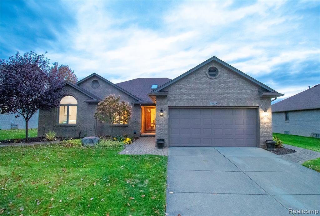 Property Photo:  32529 Pine Ridge Drive  MI 48093 1060 