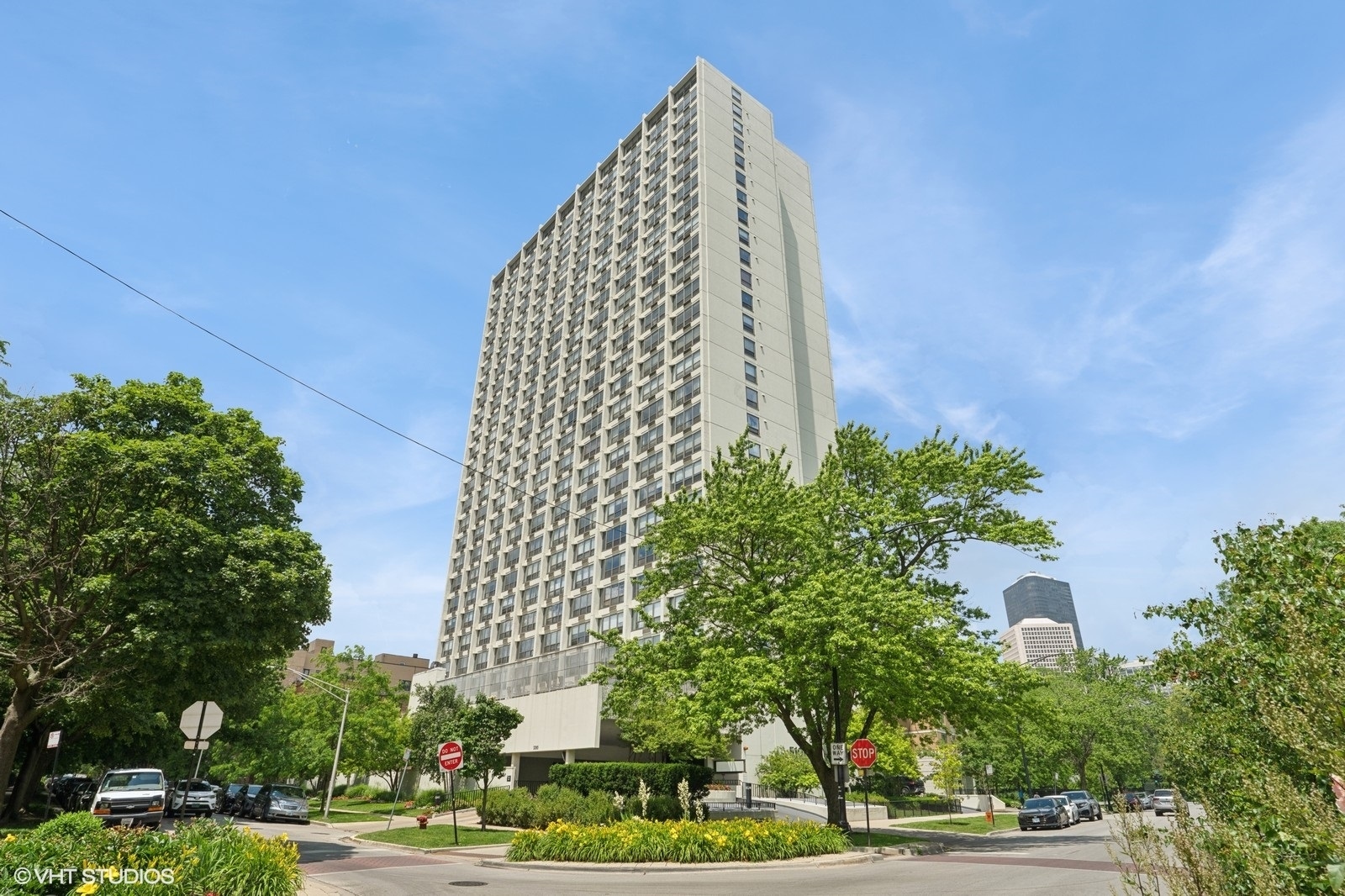 Property Photo: 5100 N Marine Drive 11M IL 60640