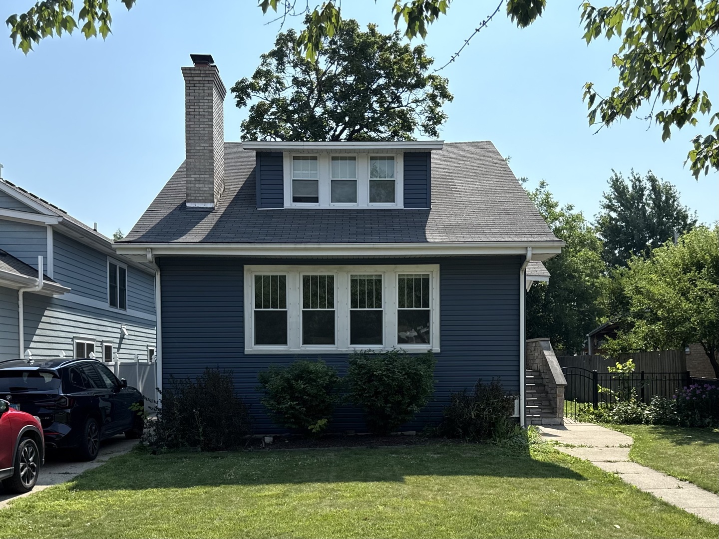 Property Photo: 405 S Gilbert Avenue S IL 60625