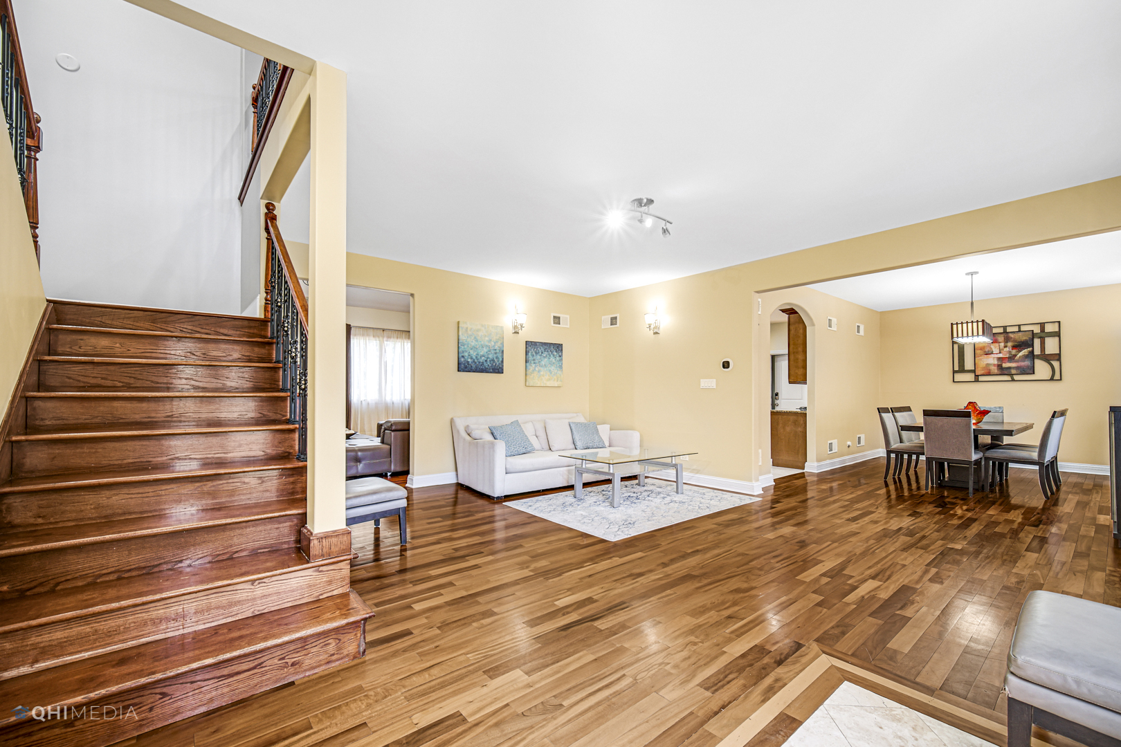 Property Photo: 404 W Camp McDonald Road IL 60070