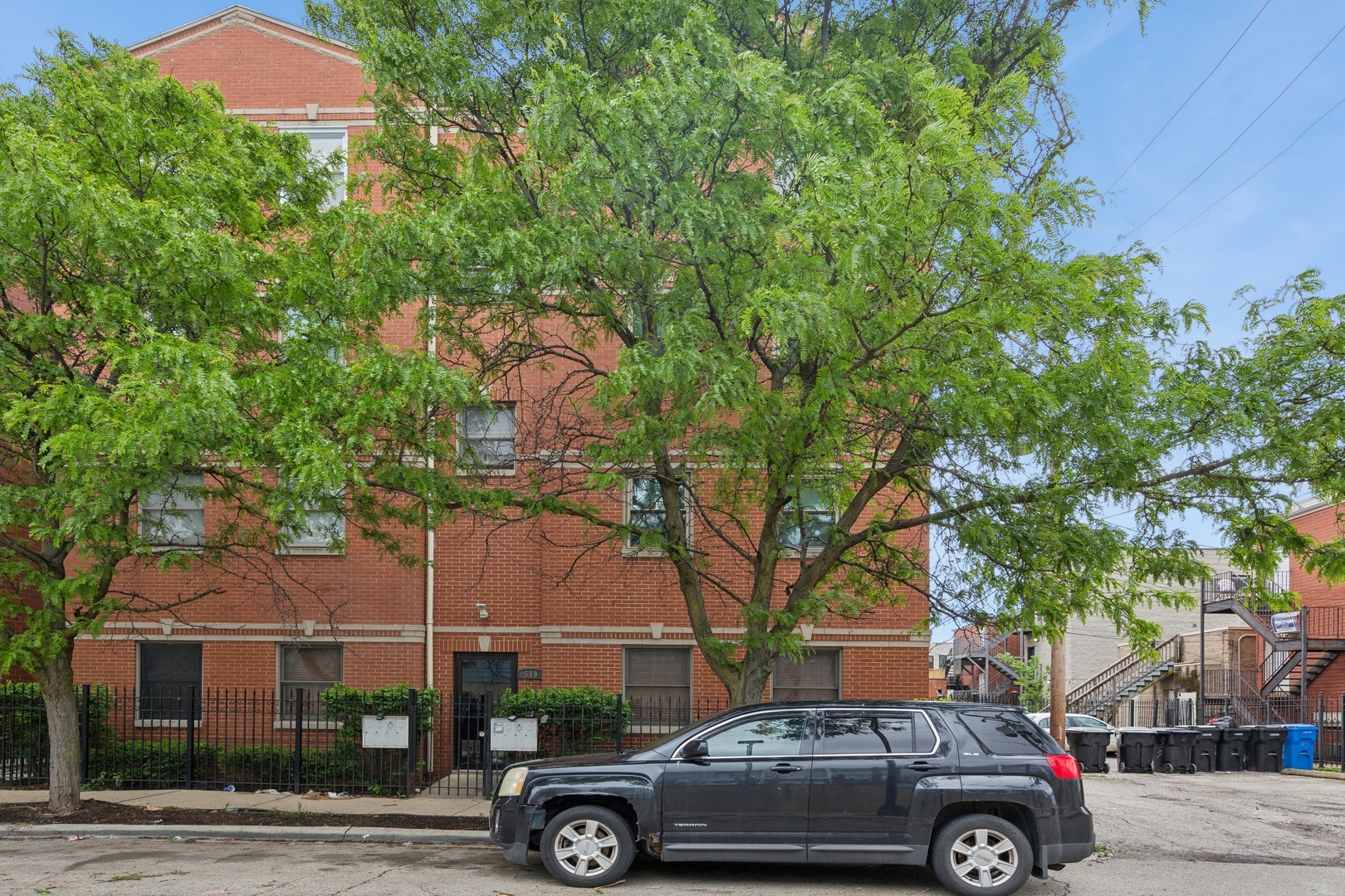 519 S Maplewood Avenue 4S  Chicago IL 60612 photo