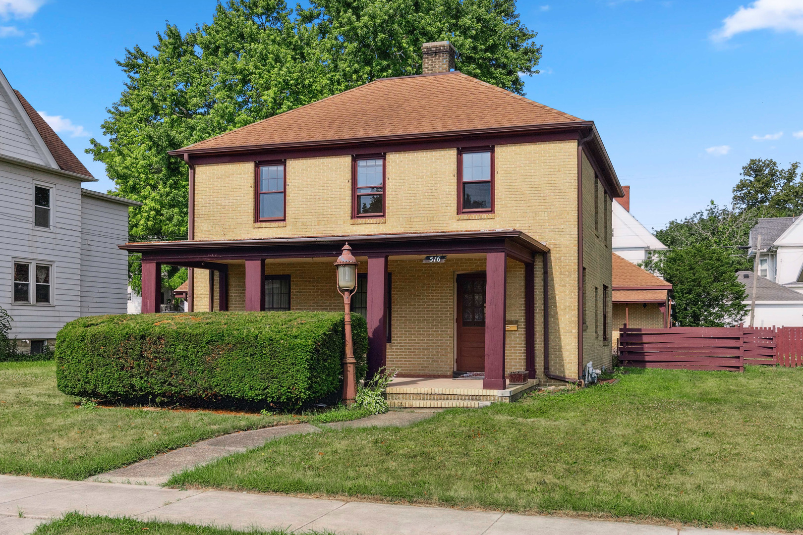 Property Photo: 516 N 6th Street IL 61068