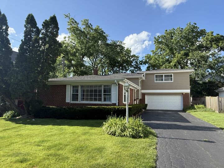 1326 Meadow Lane  Deerfield IL 60015 photo