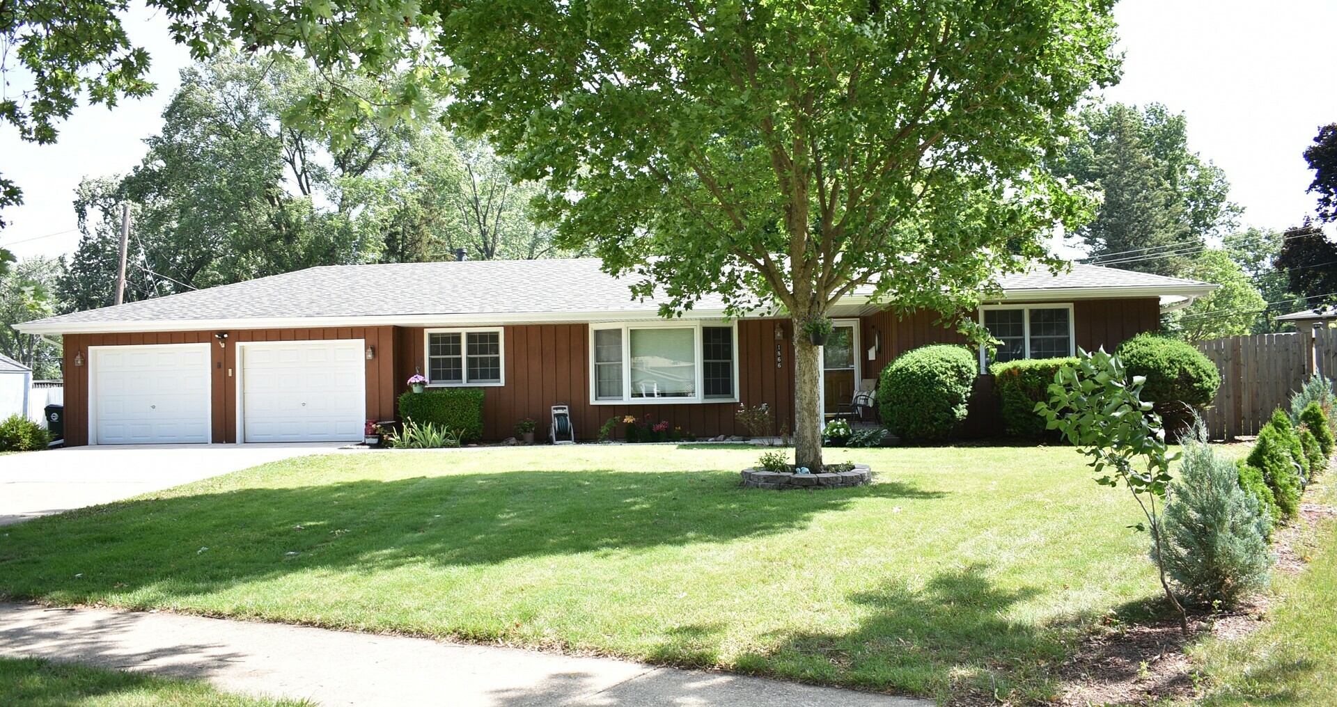 Property Photo: 1866 Robert Court IL 60506