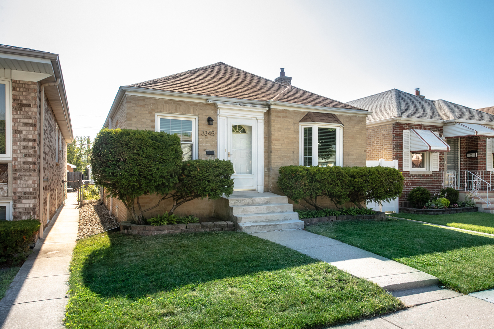 Property Photo: 3345 N Page Avenue IL 60634