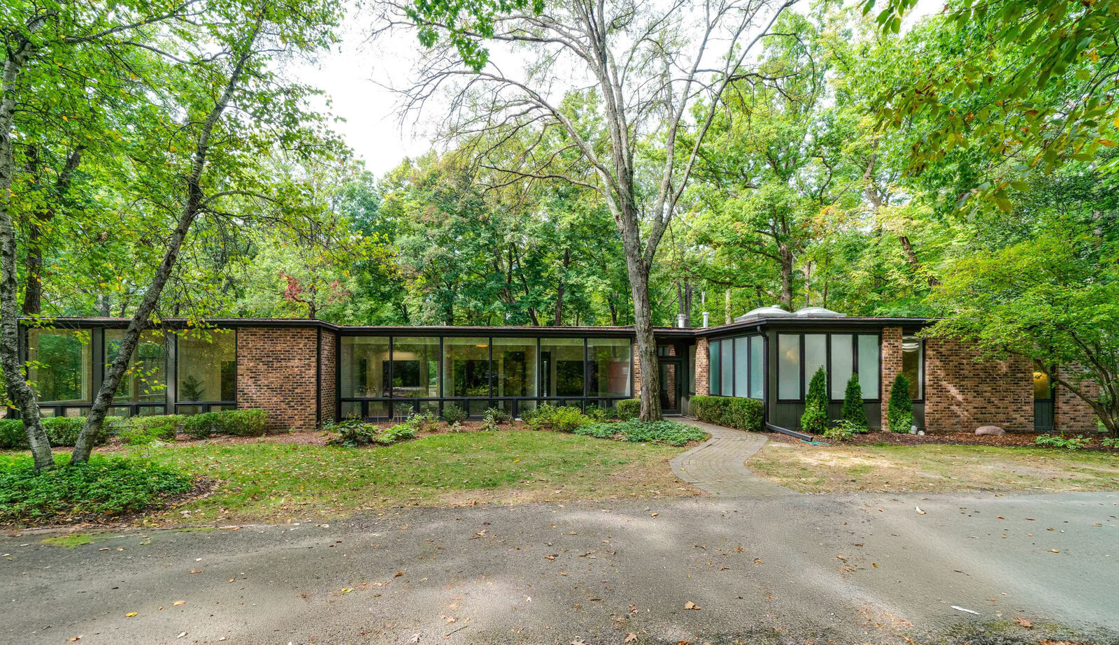 Property Photo:  1000 Whigam Road  IL 60015 
