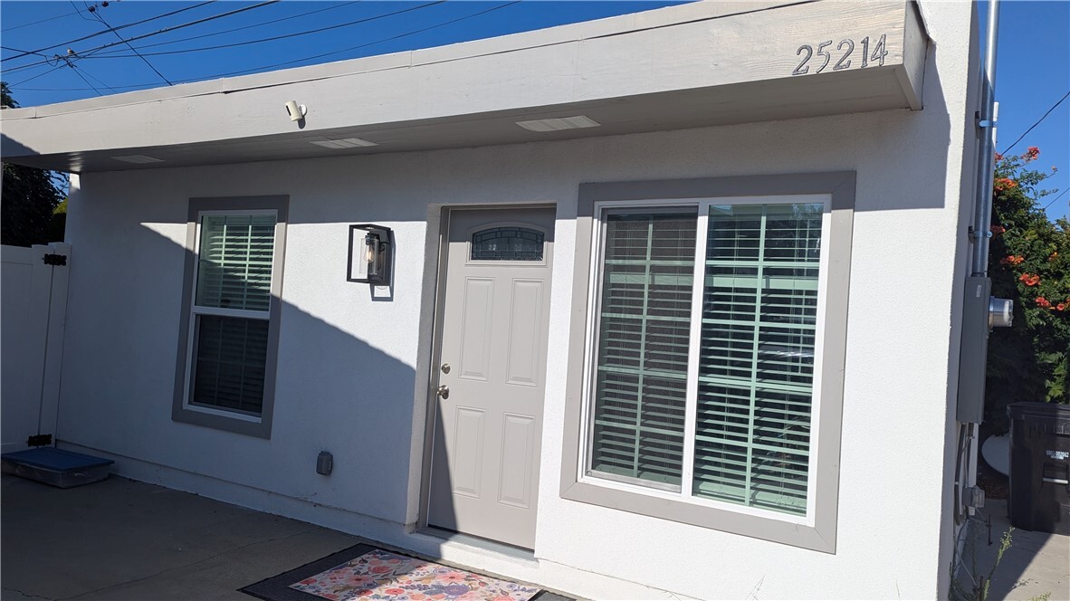 Property Photo: 25214 Oak St CA 90717
