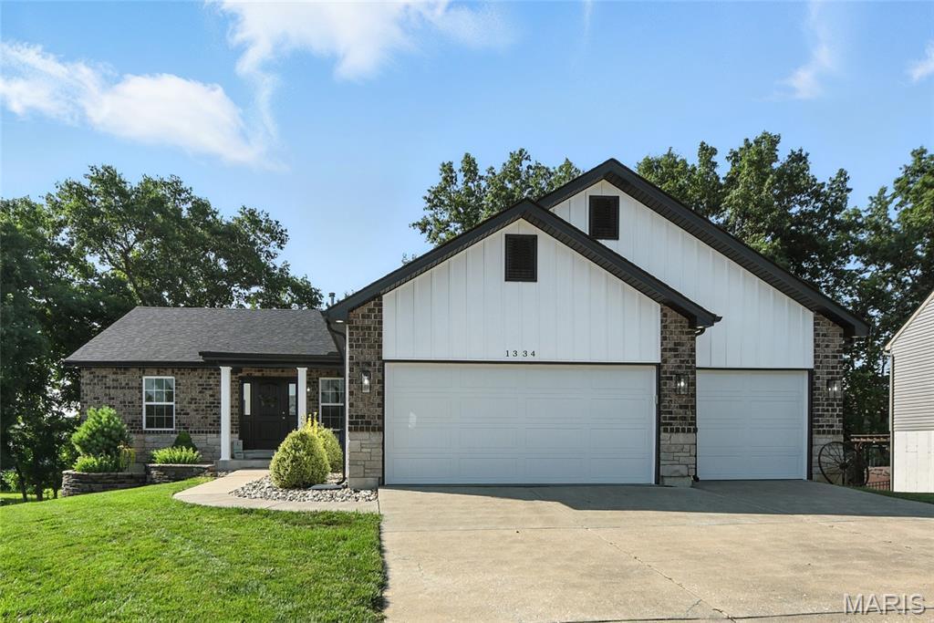 Property Photo: 1334 Heritage Parkway MO 63385