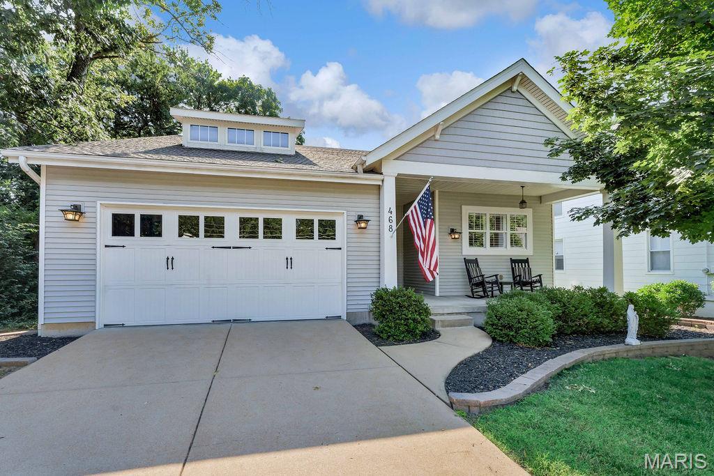 Property Photo: 468 N Clay Avenue MO 63122