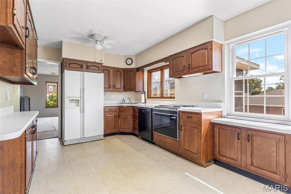 Property Photo:  9900 Knollshire Drive  MO 63123 