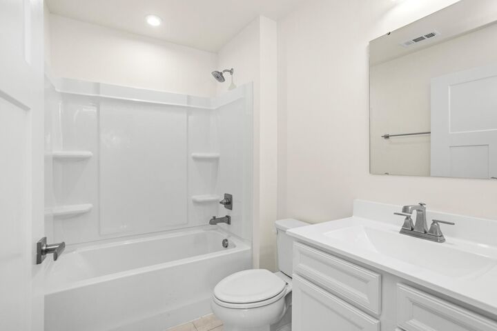 Property Photo:  715 Cottage Dr  TN 38401 