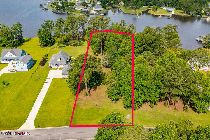 Property Photo:  376 Southern Plantation Drive S  NC 28571 