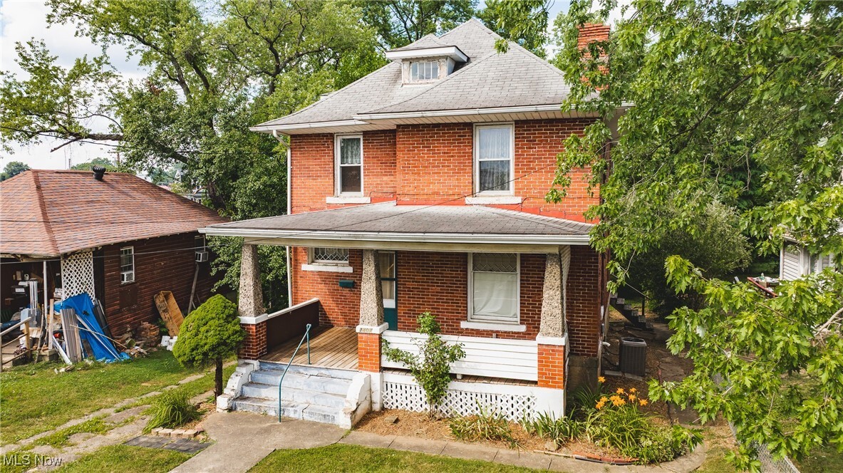 Property Photo:  1407 Andrew Street  WV 26101 
