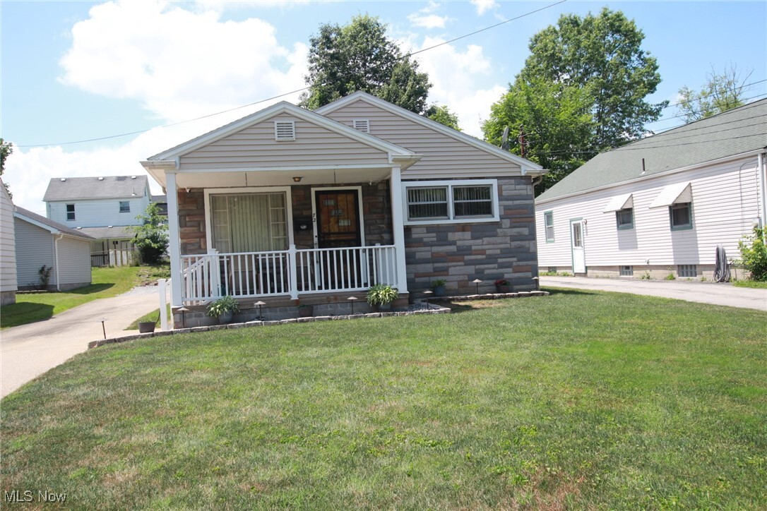 Property Photo: 72 S Hartford Avenue OH 44509