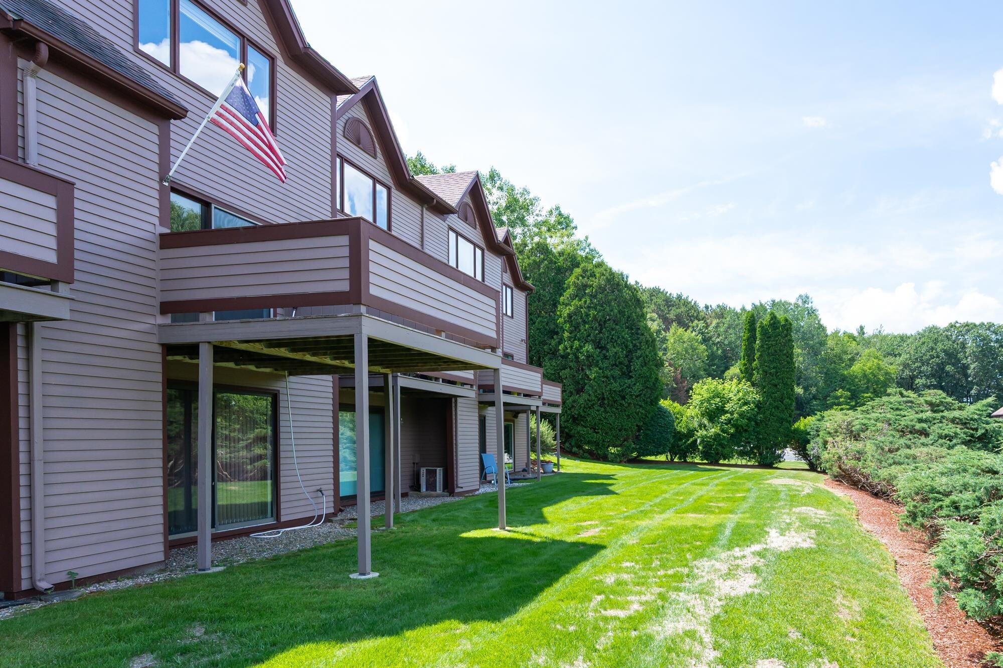 Property Photo: 404 Eastview Drive NH 03086