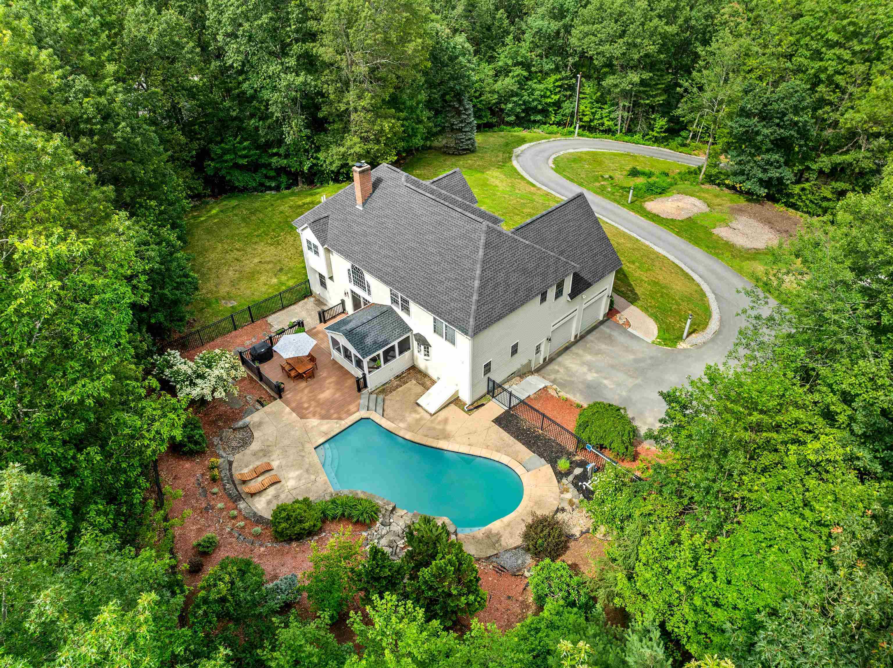 Property Photo: 60 Camelot Drive NH 03110