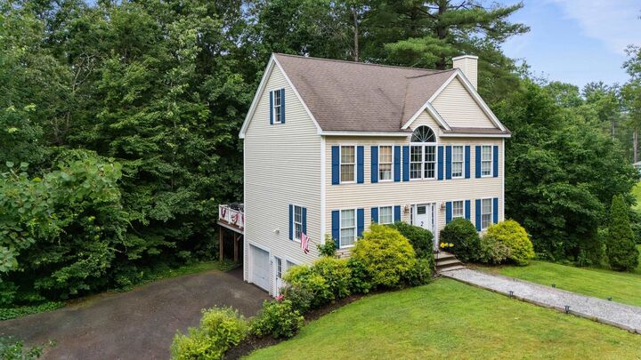 Property Photo:  2 Cardinal Circle  NH 03038 