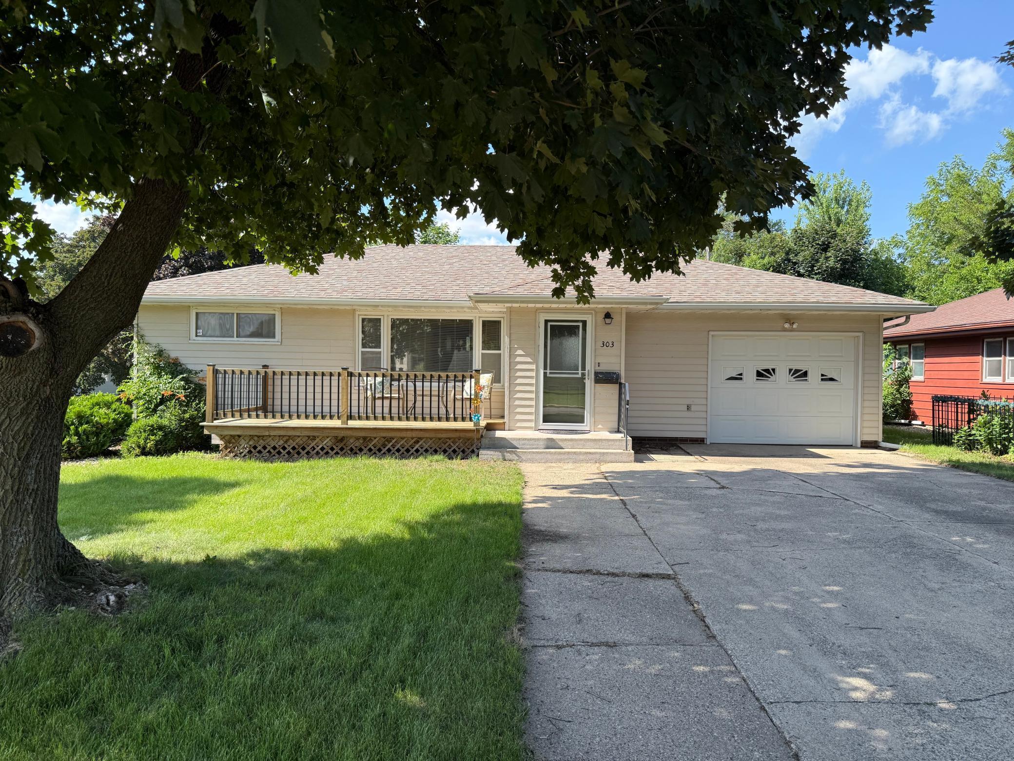 303 Day Street  Fairmont MN 56031 photo
