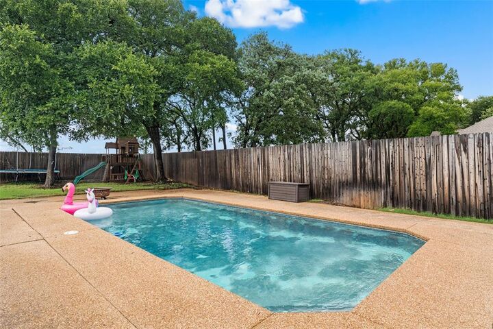 Property Photo: 100 Spring Oak Street TX 76705