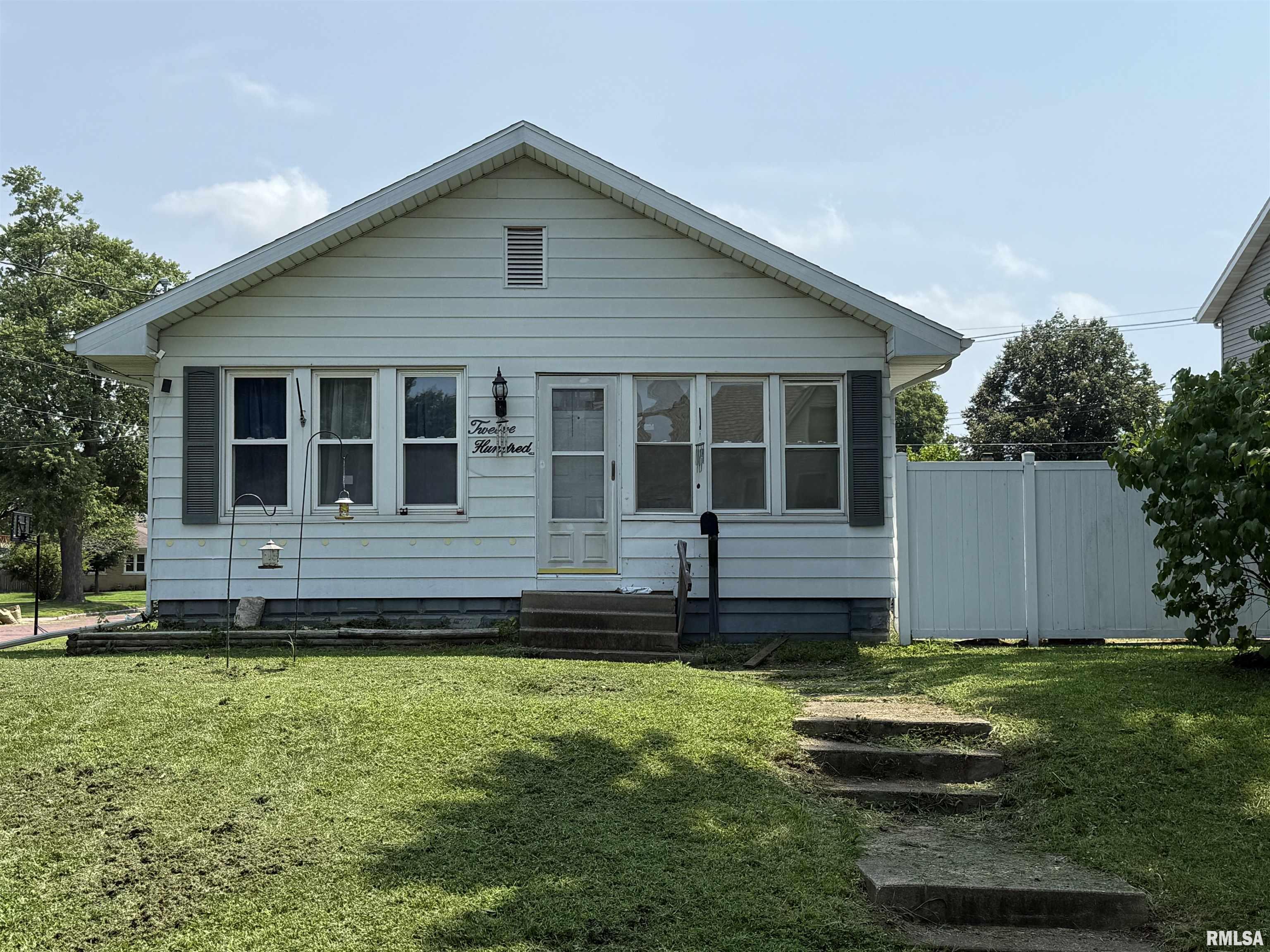 Property Photo: 1200 Summer Street IL 61554