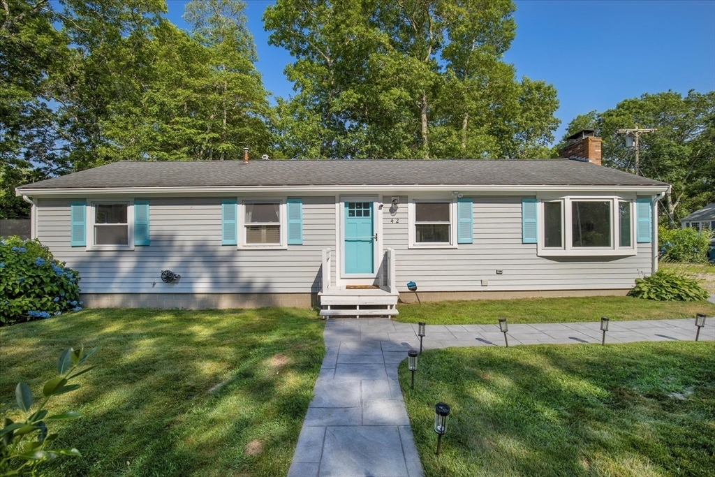 Property Photo:  42 Edgewater Dr W  MA 02536 