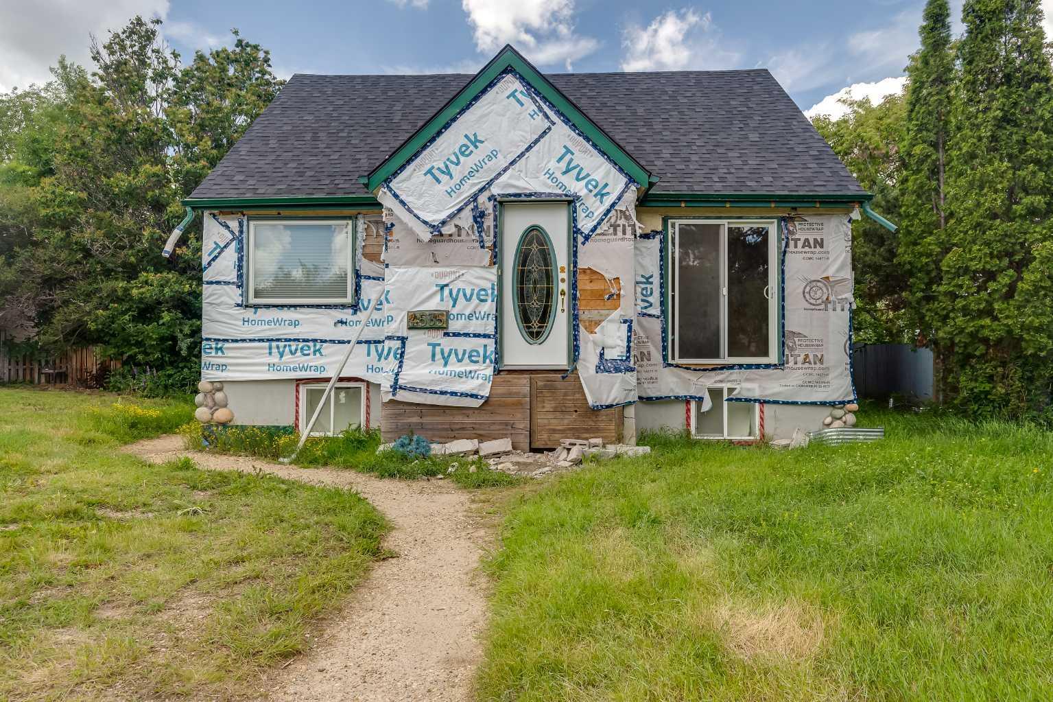 4535 Moore Crescent  Red Deer AB T4N 2M1 photo