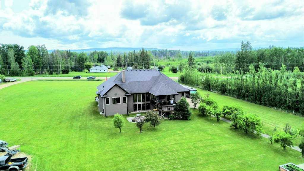 Property Photo: 52038 Poplar Lane AB T0G 2A0