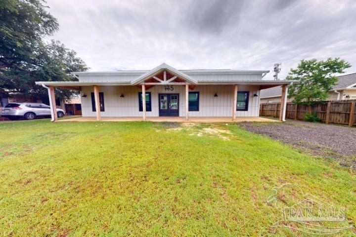 Property Photo: 115 Ridgewood Ave FL 32569