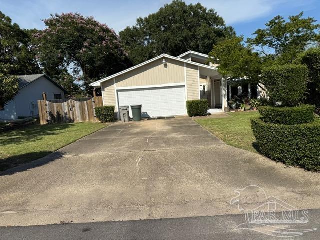 Property Photo: 2626 Tinosa Cir FL 32526