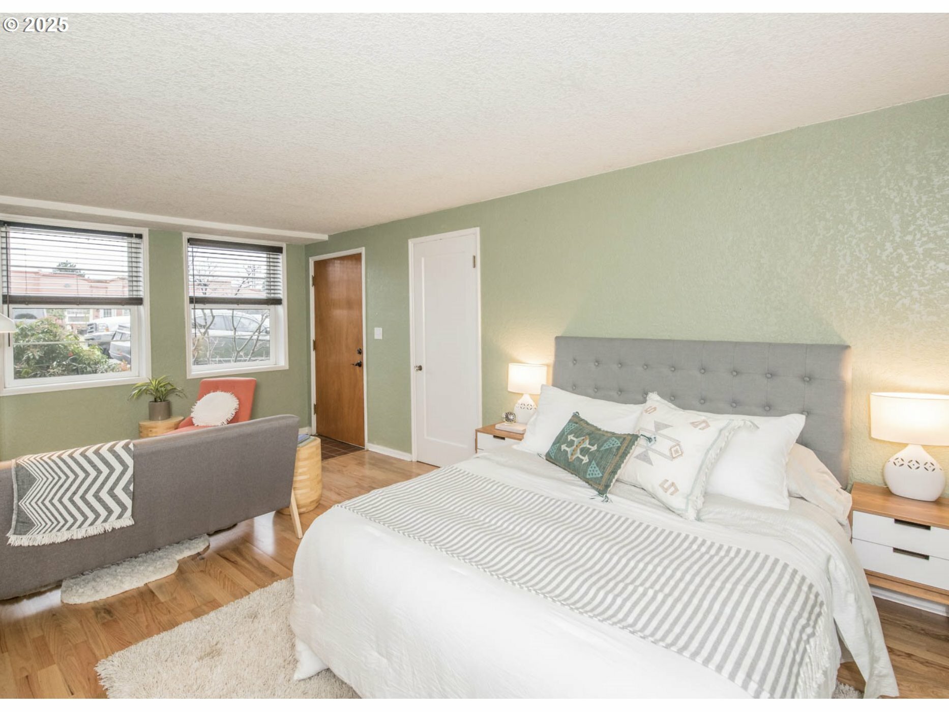 Property Photo: 2025 SE Caruthers St 24 OR 97214
