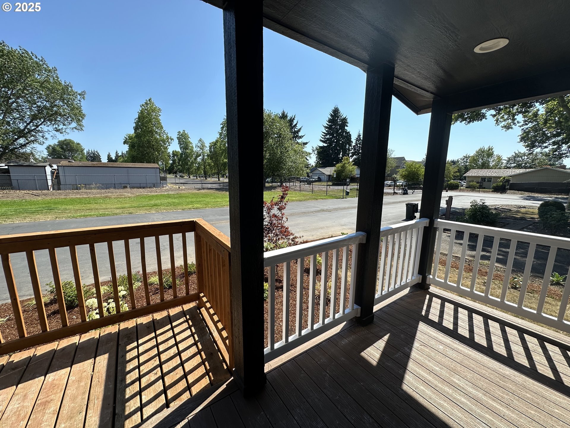Property Photo: 1400 Candlelight Dr 246 OR 97402