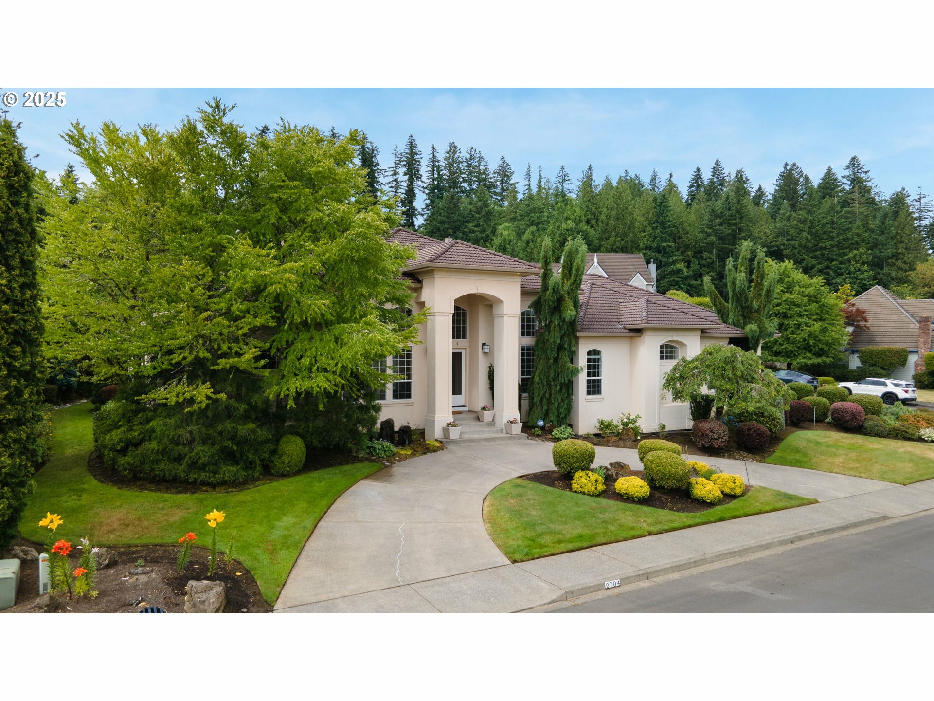 Property Photo: 2704 NW Lacamas Dr WA 98607