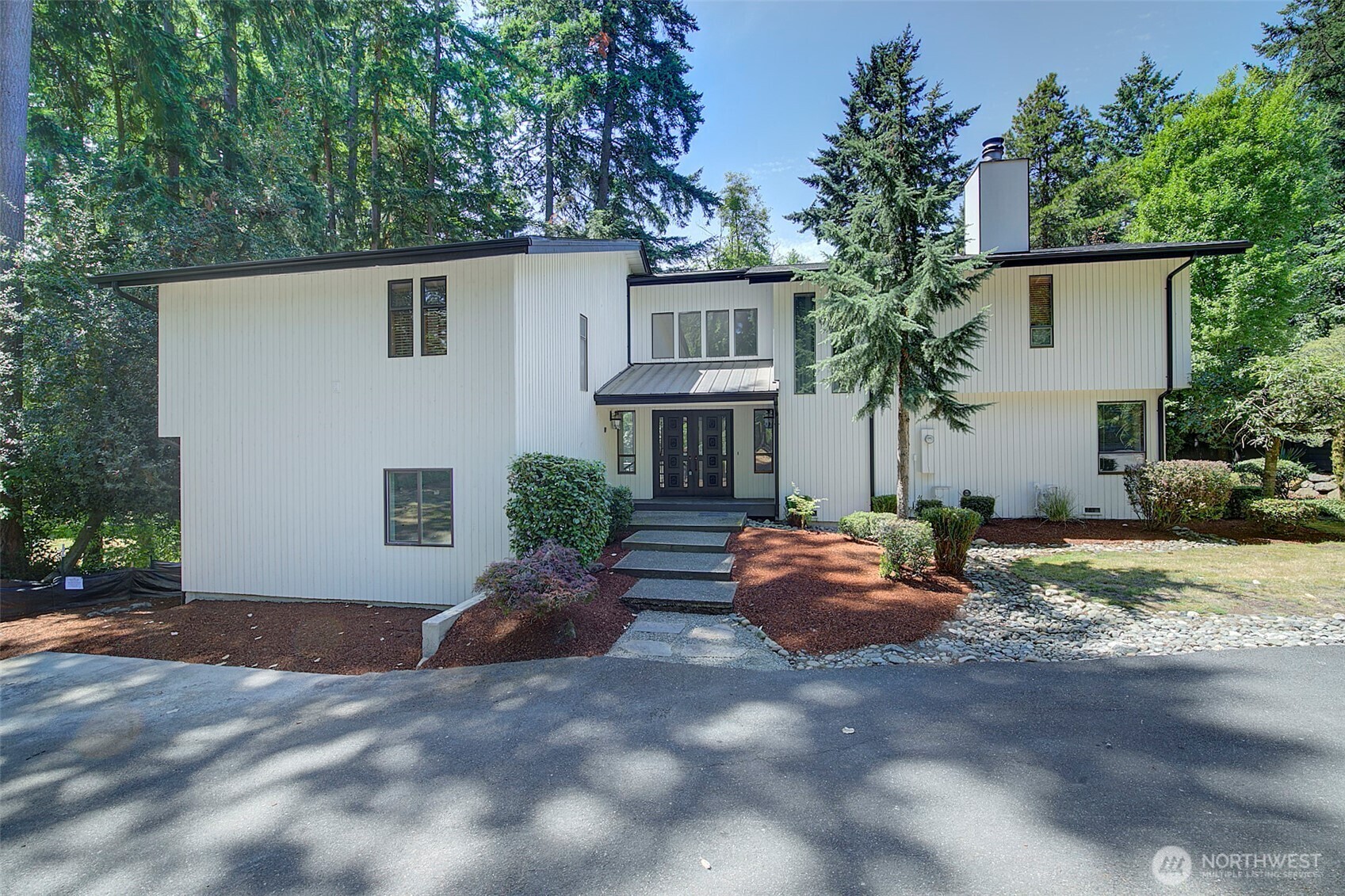 Property Photo: 11503 Juanita Drive NE WA 98034