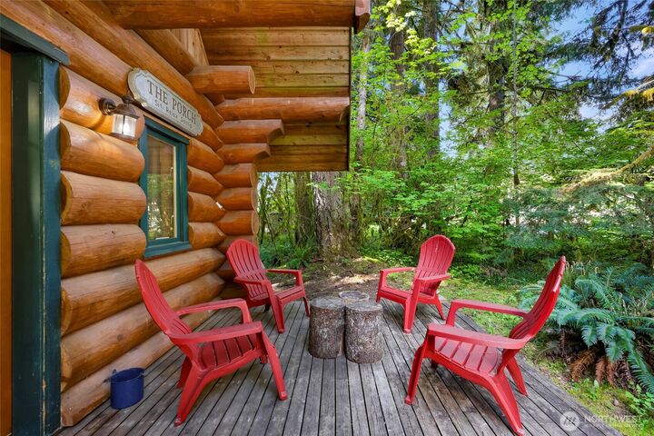 Property Photo:  7010  Rainier Way  WA 98244 