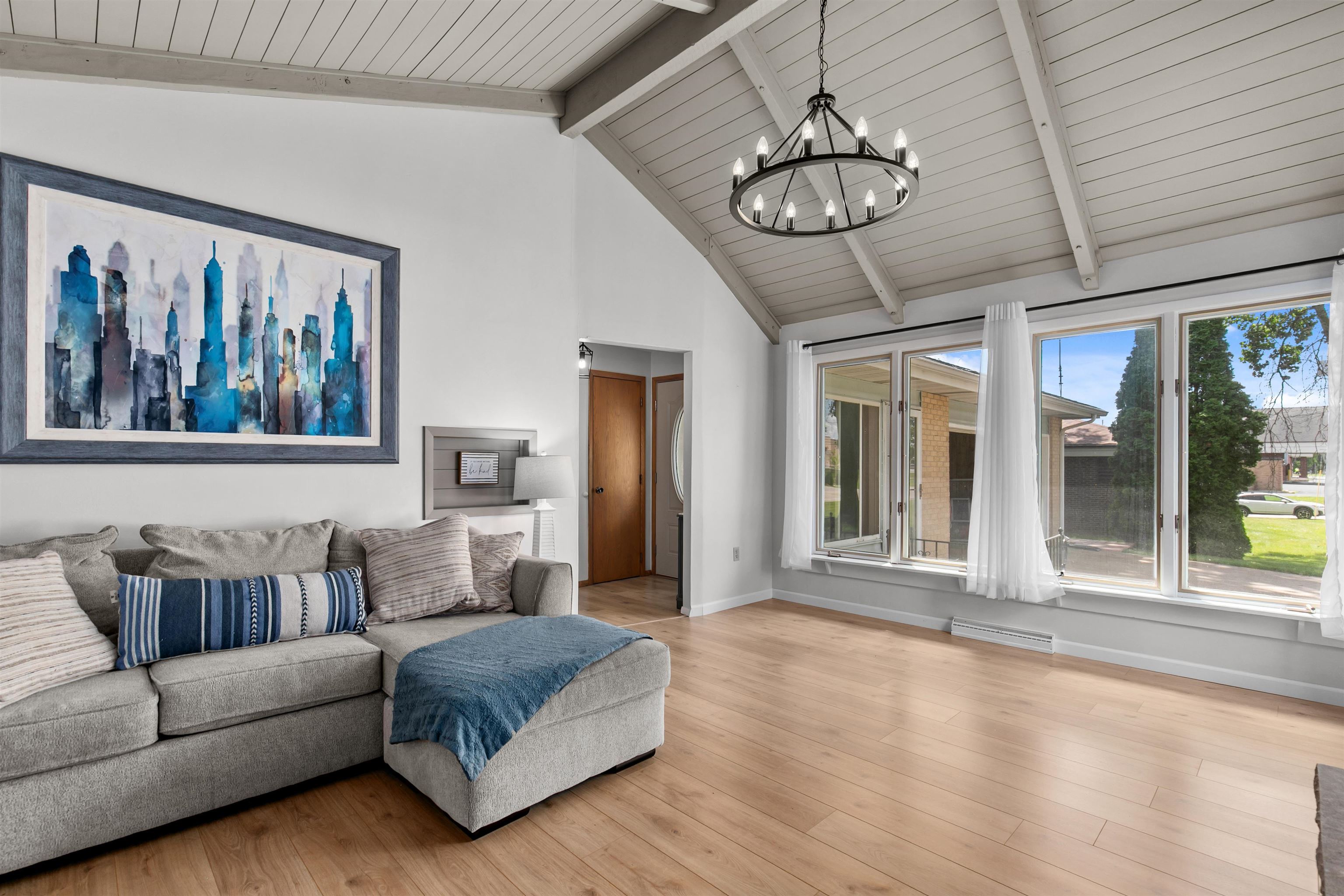 Property Photo: 2912 N Oneida Street WI 54911