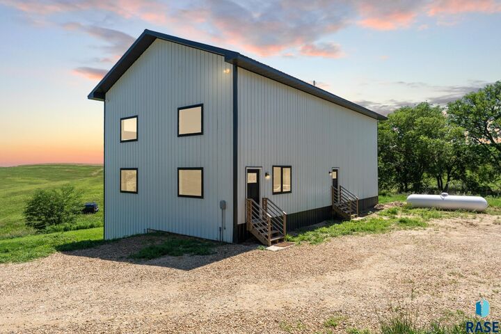 Property Photo: 48201 304th St SD 51023