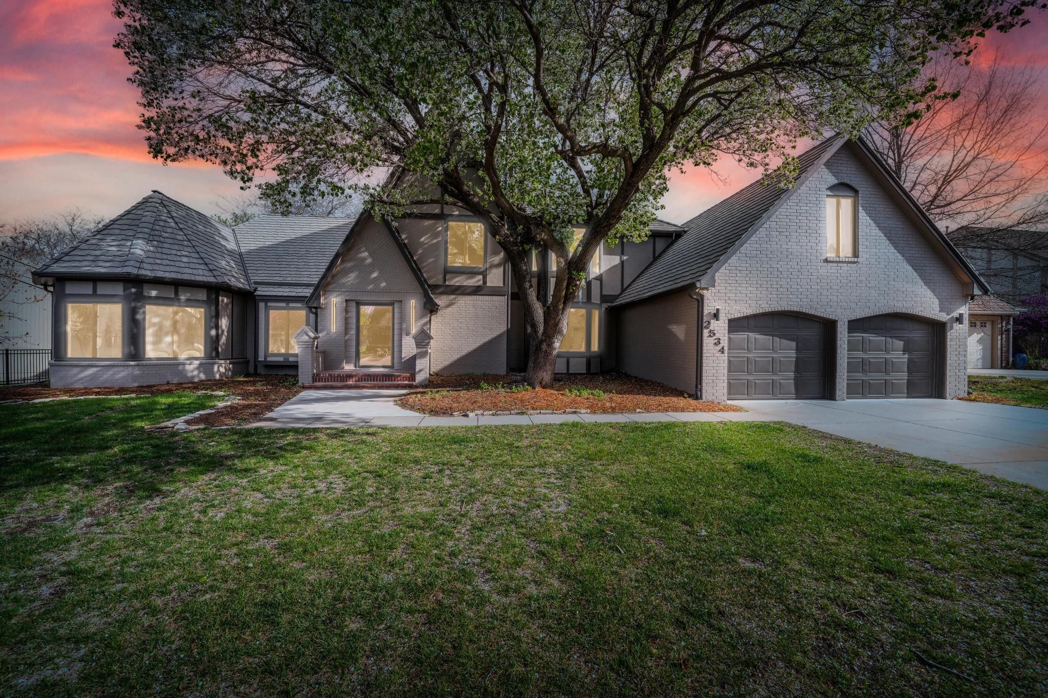 Property Photo: 2534 N Greenleaf Ct KS 67226
