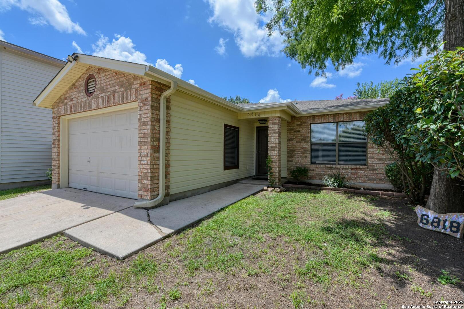 Property Photo: 6818 Misty Field TX 78109