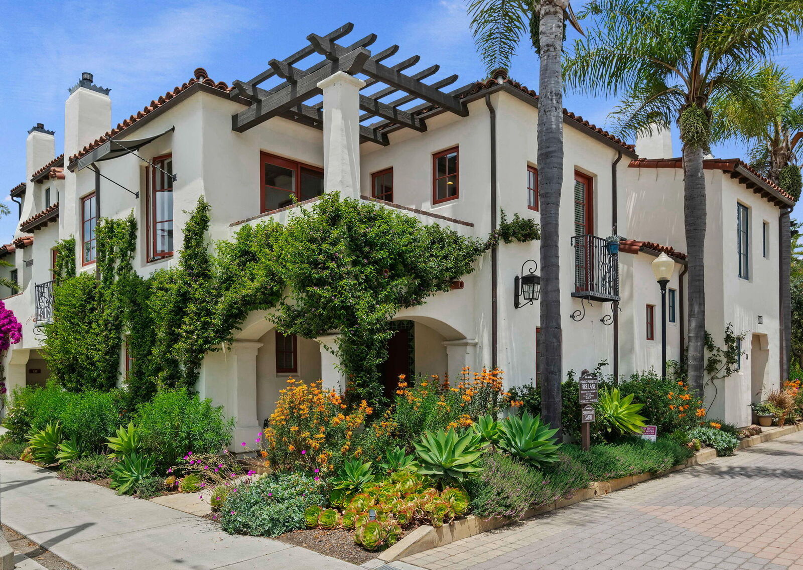 Property Photo: 208 Santa Barbara Street A CA 93101