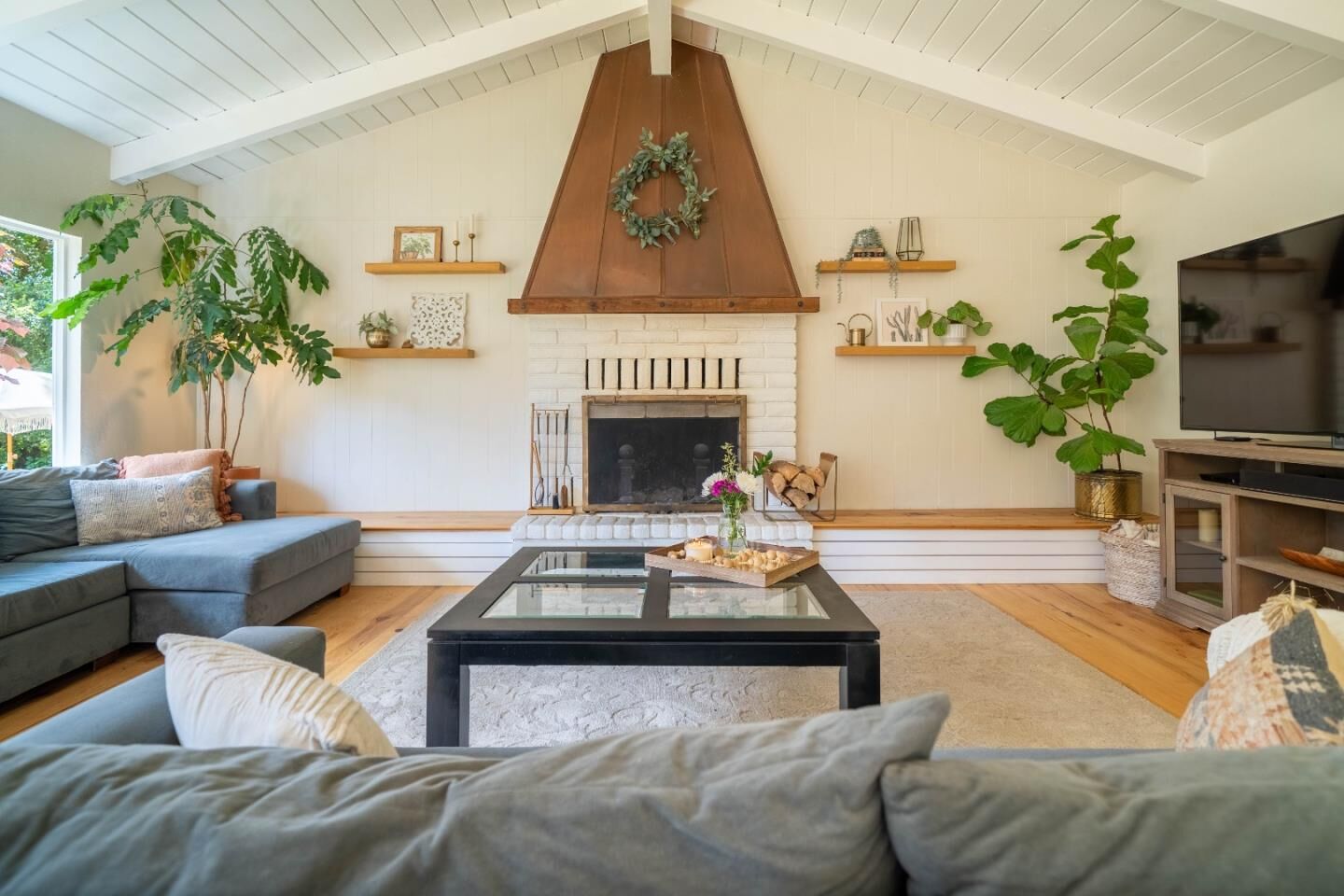 Property Photo:  423 Nelson Rd.  CA 95066 