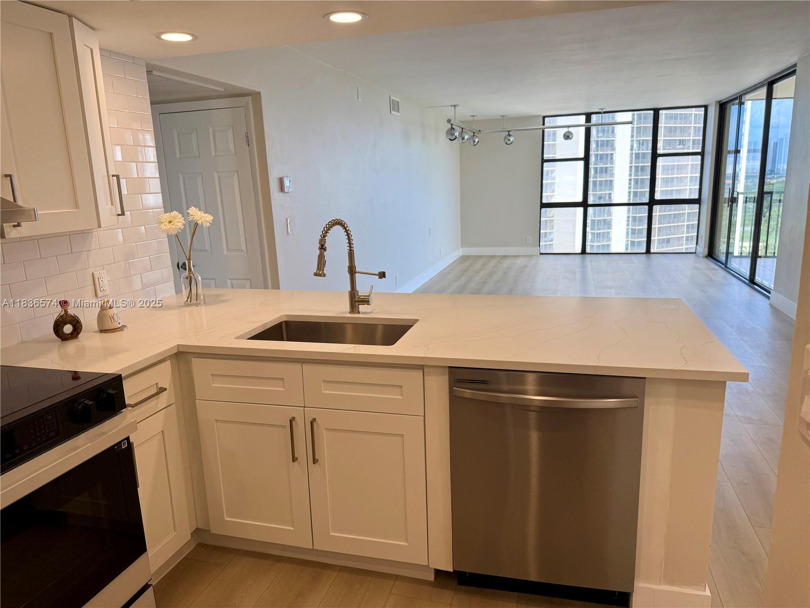 Property Photo: 20335 W Country Club Dr 1203 FL 33180