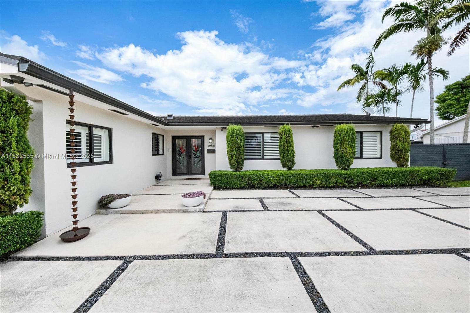 Property Photo: 10321 SW 102nd Ave FL 33176