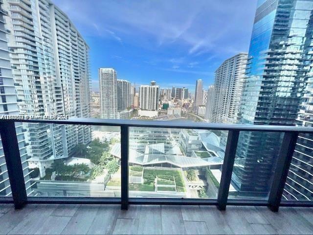 Property Photo: 45 SW 9th St 3009 FL 33130