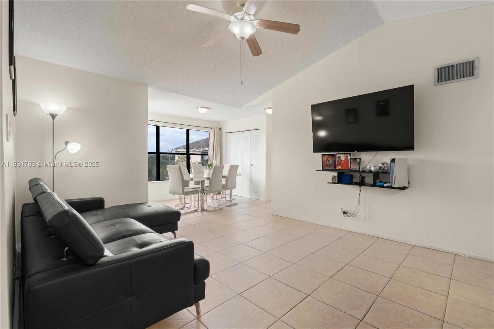 Property Photo: 2866 S University Dr 5307 FL 33328